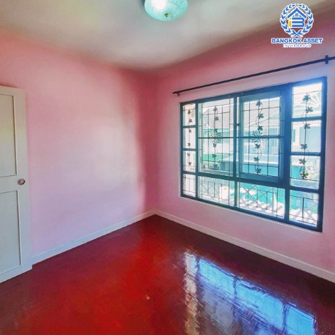 *****ทาวน์เฮ้าส์มือสอง ม.พฤกษา16 กาญจนาฯ เนื้อที่ 18 ตร.ว. ฟังก์ชัน 3 ห้องนอน 2 ห้องน้ำ 1 ที่จอดรถ ภายในสภาพดี พร้อมเข้าอยู่อาศัย บนทำเลเดินทางสะดวก เชื่อมต่อถนนกาญจนาภิเษก ใกล้เซ็นทรัลเวสต์เกต ทางด่วน "ศรีรัช" และรถไฟฟ้าสายสีม่วง "สถานีตลาดบางใหญ่"